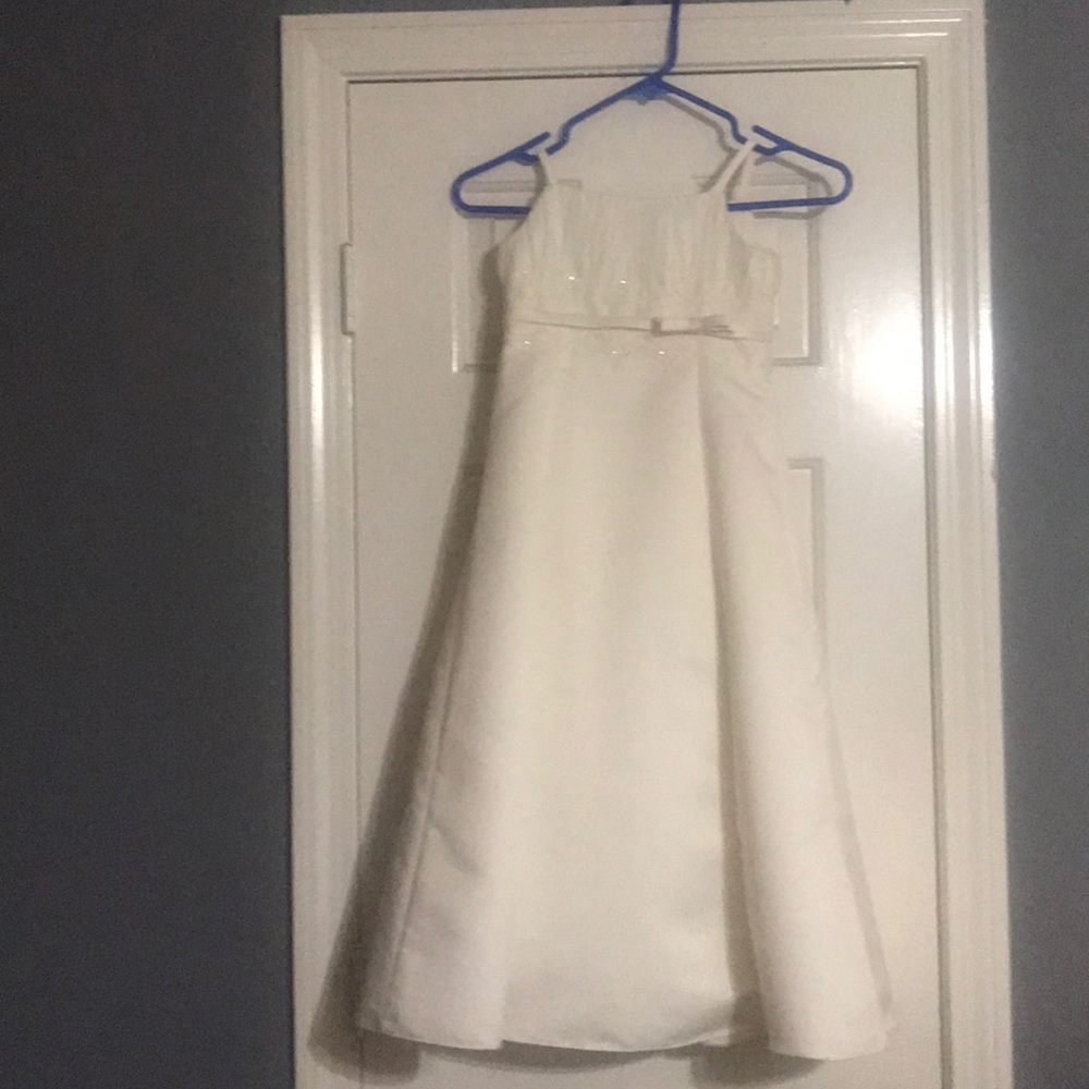 David’s Bridal Girls Dress Size 5